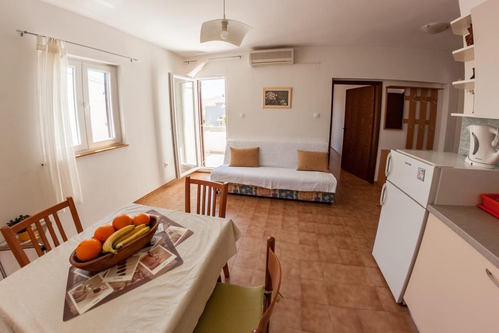 Apartments Nenad&Marija Pag Town Buitenkant foto